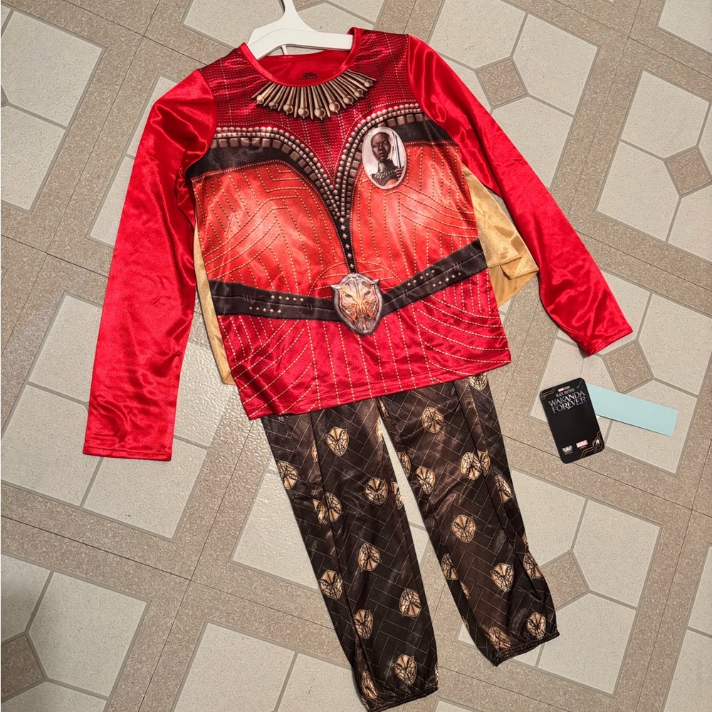 NEW Kids Black Panther Superhero Costume Set - Red and Black